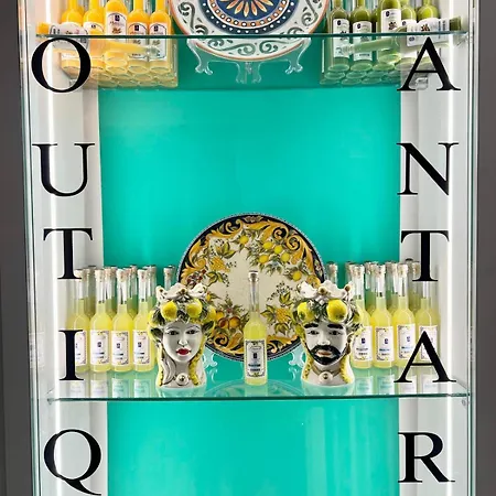 Pantarei Palace Lettere