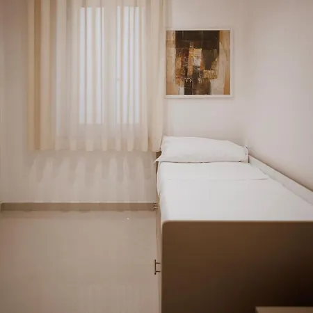 Pantarei Palace 4* Lettere